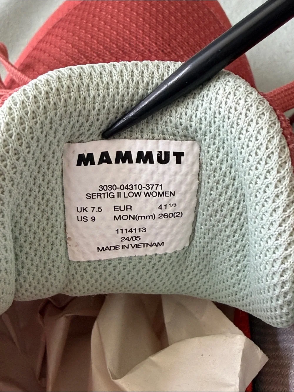 Mammut Sertig II Low Trail Running Shoes Womens Size 9 Pink Camo Lug 3030-04310